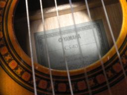 CHITARRA YAMAHA CS40 + CUSTODIA