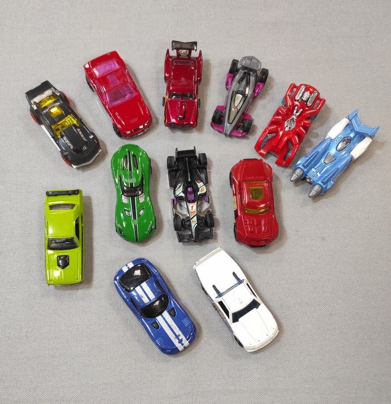 MACCHININE HOT WHEELS 12PZ