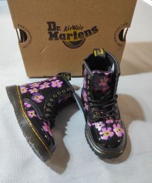 ANFIBI VERNICE NERI A FIORI DR MARTENS NUOVI