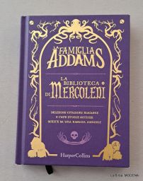 LIBRO LA FAMIGLIA ADDAMS LA BIBIOTECA DI MERCOLEDI