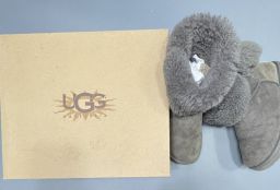 UGG