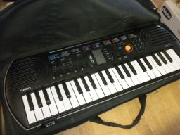 PIANOLA 44 TASTI CASIO SA-77 C/CUSTODIOA