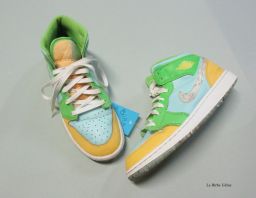 NIKE AIR JORDAN 1 MID SE GLACIER ICE/CITRON 38.5